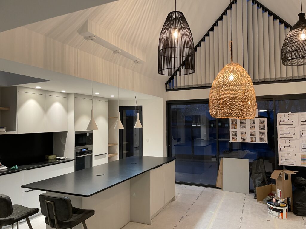 cuisine moderne et peinture moderne artilille