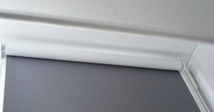protection solaire fenêtre avec volets stores et brise soleil