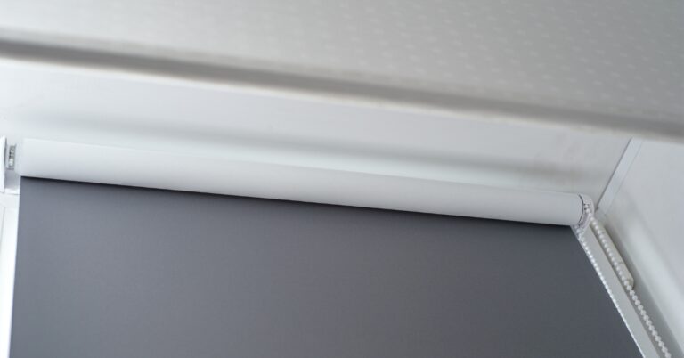 protection solaire fenêtre avec volets stores et brise soleil